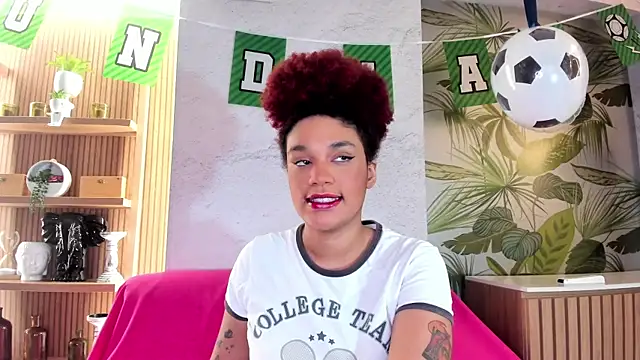 Snapshot of loladupont chatting on 06-15-26, 03:07 loladupont online show from 06-15-26, 03:07