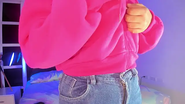 Snapshot of loladupont chatting on 03-31-26, 02:46 loladupont online show from 03-31-26, 02:46