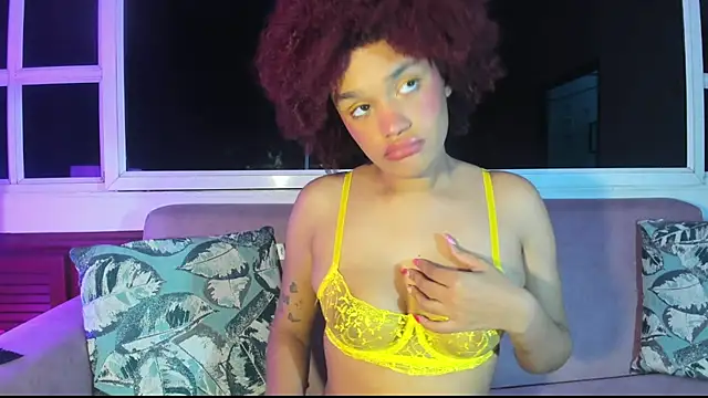 Snapshot of loladupont chatting on 09-21-25, 03:11 loladupont online show from 09-21-25, 03:11