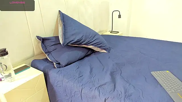 AbrilSonne online show from 03-08-25, 06:58