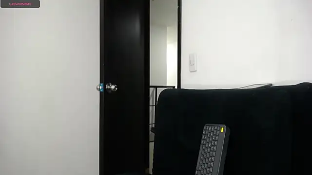 AbrilSonne online show from 09-11-25, 12:21