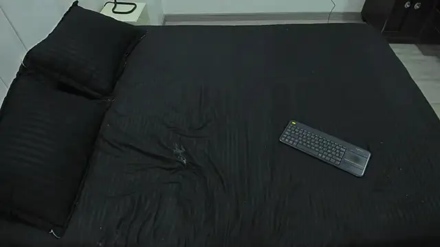 AbrilSonne online show from 02-10-25, 07:38