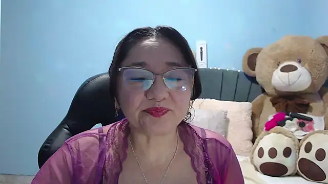 Snapshot of AngelRouss chatting on 09-24-25, 02:40 AngelRouss online show from 09-24-25, 02:40