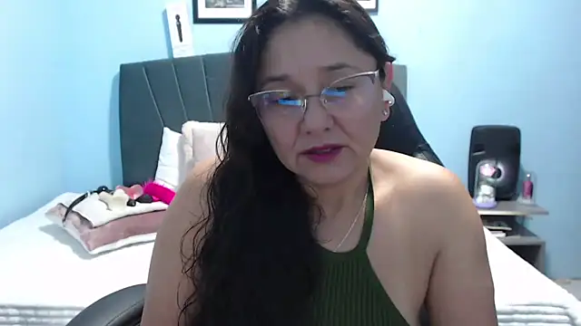 AngelRouss online show from 05-08-26, 01:53
