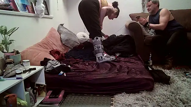 SilverandFox online show from 11-21-25, 08:46