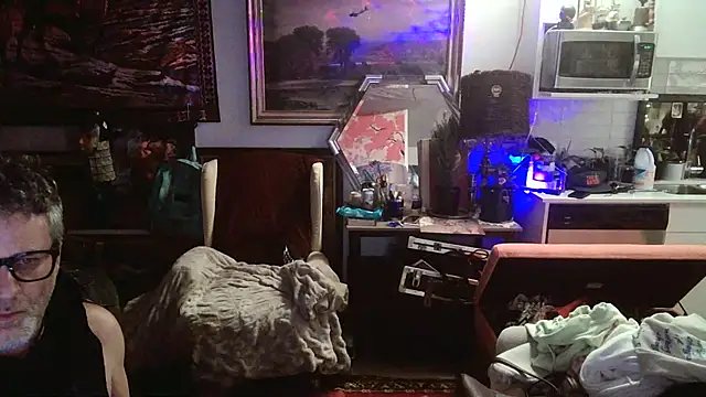 SilverandFox online show from 02-25-25, 06:36