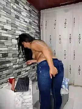 lovelypocahontas11 online show from 01-05-25, 05:20