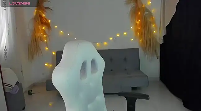 lovelypocahontas11 online show from 01-25-25, 09:35