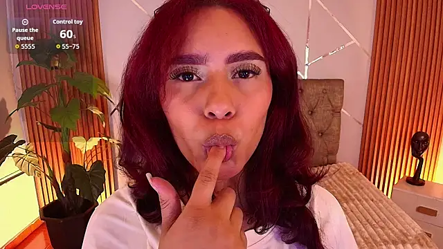 charlottee white online show from 03-26-26, 09:24