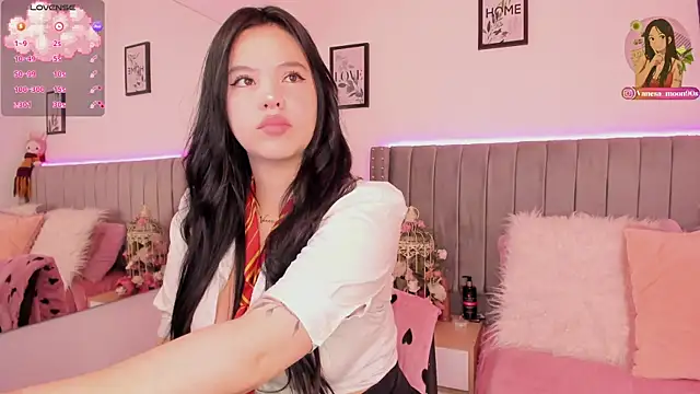 vanesa moon   online show from 12-18-25, 12:38