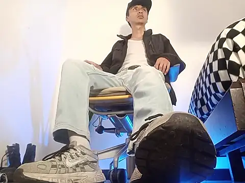 codysmith online show from 11-07-25, 08:57