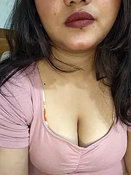 Snapshot of Riya_Stream01 chatting on 04-19-26, 03:24 Riya Stream01 online show from 04-19-26, 03:24