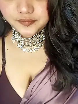 Snapshot of Riya_Stream01 chatting on 05-26-26, 07:01 Riya Stream01 online show from 05-26-26, 07:01