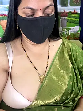 FlatVincy4 online show from 11-05-25, 03:26