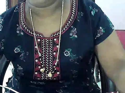 Snapshot of telugu_indhu_0001 chatting on 06-10-26, 06:09 telugu indhu 0001 online show from 06-10-26, 06:09