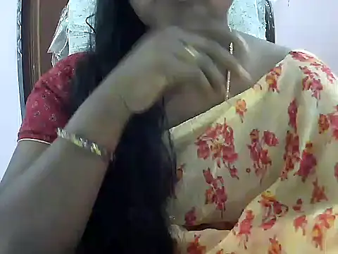 Snapshot of telugu_indhu_0001 chatting on 06-05-26, 04:39 telugu indhu 0001 online show from 06-05-26, 04:39