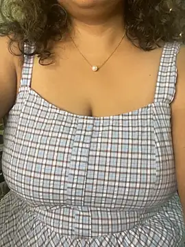 hot menka online show from 09-29-25, 09:49