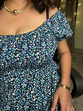 hot menka online show from 10-24-25, 04:50