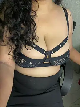 hot menka online show from 03-20-25, 08:53