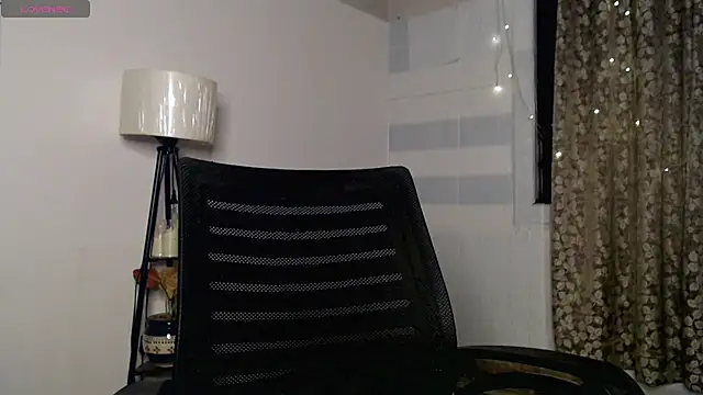 hot menka online show from 02-08-26, 05:54