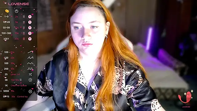 Snapshot of Bitchy_Lily chatting on 11-25-25, 05:30 Bitchy Lily online show from 11-25-25, 05:30