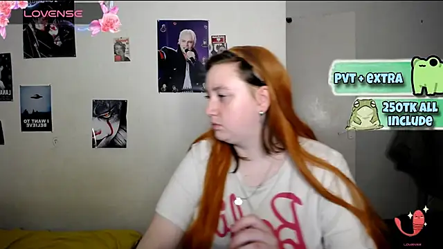 Snapshot of Bitchy_Lily chatting on 01-12-25, 11:04 Bitchy Lily online show from 01-12-25, 11:04