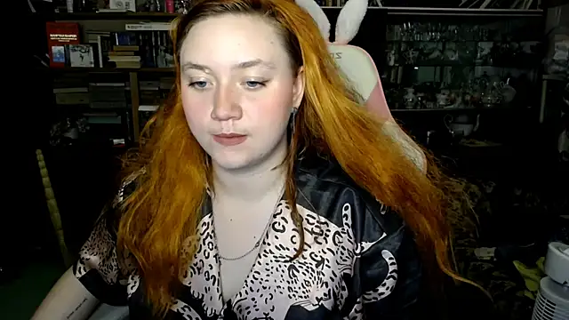 Snapshot of Bitchy_Lily chatting on 10-07-25, 05:47 Bitchy Lily online show from 10-07-25, 05:47