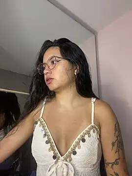 Snapshot of Rosita_forever_ chatting on 02-17-26, 01:30 Rosita forever online show from 02-17-26, 01:30