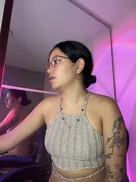 Snapshot of Rosita_forever_ chatting on 03-02-26, 02:02 Rosita forever online show from 03-02-26, 02:02