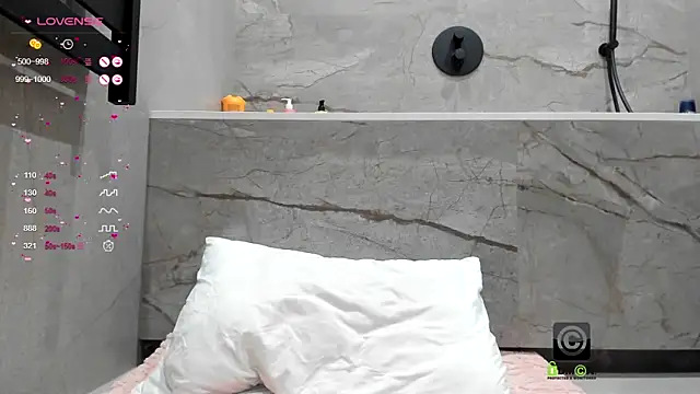 Snapshot of Amirachka chatting on 09-09-25, 07:51 Amirachka online show from 09-09-25, 07:51