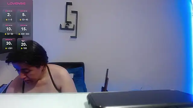 Saori san  online show from 01-09-25, 01:13