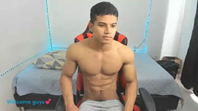 Snapshot of oliver_thompsson7 chatting on 10-26-25, 03:23 oliver thompsson7 online show from 10-26-25, 03:23