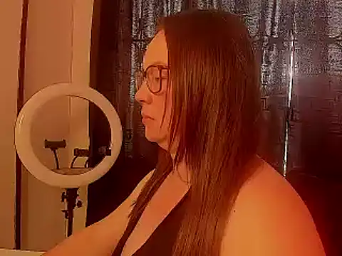 Snapshot of Julieta_love_1 chatting on 01-31-25, 03:44 Julieta love 1 online show from 01-31-25, 03:44