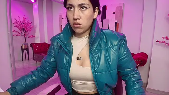 Leia queens online show from 03-07-25, 02:34