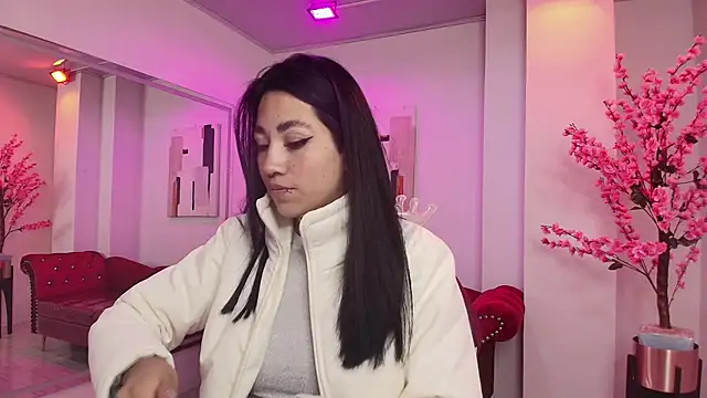 Leia queens online show from 03-12-25, 11:21