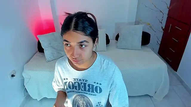 martina roldam online show from 04-18-26, 02:25