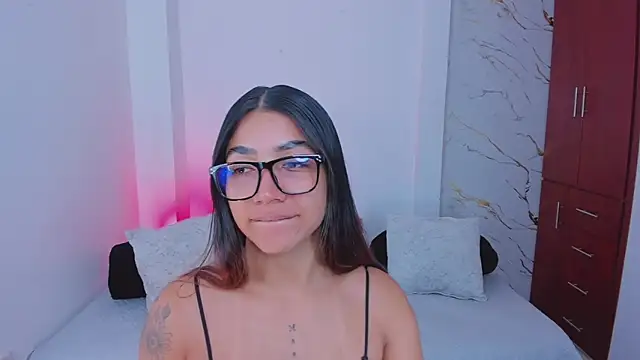 martina roldam online show from 04-13-26, 02:26