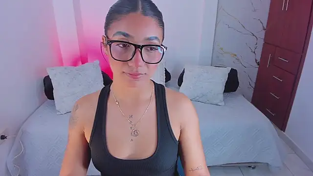 martina roldam online show from 04-03-26, 04:08