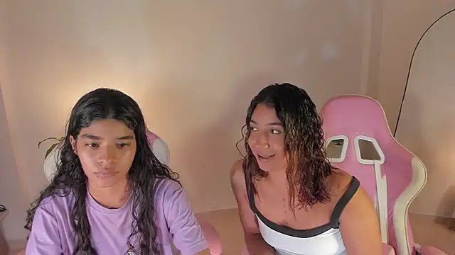 Snapshot of martina_roldam chatting on 09-20-25, 02:38 martina roldam online show from 09-20-25, 02:38