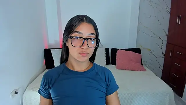 martina roldam online show from 05-14-26, 07:38