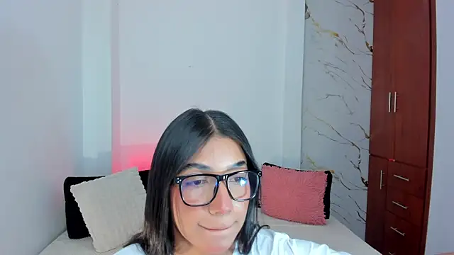 martina roldam online show from 06-04-26, 04:28