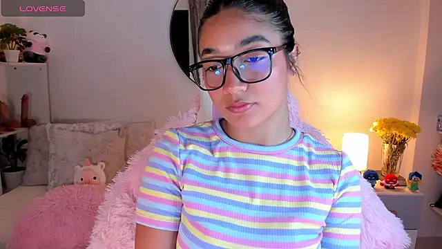 Snapshot of martina_roldam chatting on 03-14-25, 12:43 martina roldam online show from 03-14-25, 12:43