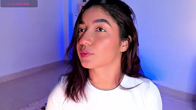 Snapshot of martina_roldam chatting on 02-01-25, 10:05 martina roldam online show from 02-01-25, 10:05