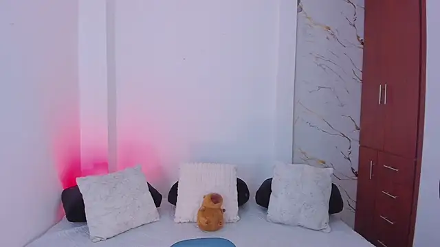 martina roldam online show from 04-04-26, 02:51