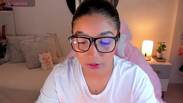 Snapshot of martina_roldam chatting on 03-05-25, 01:42 martina roldam online show from 03-05-25, 01:42