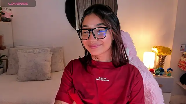 Snapshot of martina_roldam chatting on 03-17-25, 03:14 martina roldam online show from 03-17-25, 03:14