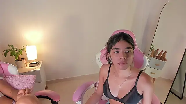 Snapshot of martina_roldam chatting on 09-11-25, 12:43 martina roldam online show from 09-11-25, 12:43