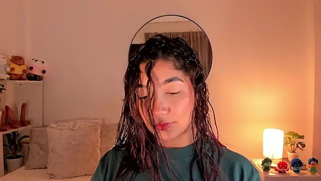 Snapshot of martina_roldam chatting on 03-18-25, 12:40 martina roldam online show from 03-18-25, 12:40