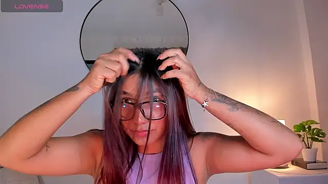 Snapshot of martina_roldam chatting on 02-25-25, 11:43 martina roldam online show from 02-25-25, 11:43