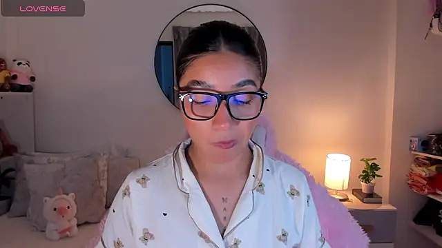 Snapshot of martina_roldam chatting on 03-07-25, 01:42 martina roldam online show from 03-07-25, 01:42